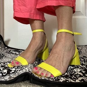 Wild Fable chunky heel neon yellow sandal size 8 (UK size 6.5)